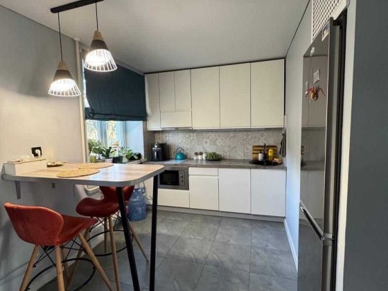 Продается 2-х комнатная квартира по ул. Школьная с капремонтом Запоріжжя