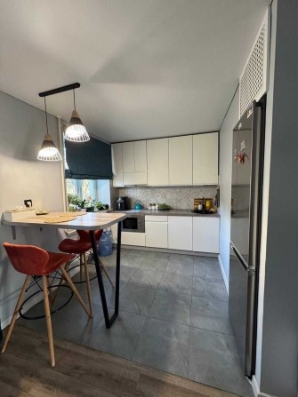 Продается 2-х комнатная квартира по ул. Школьная с капремонтом - фото 1