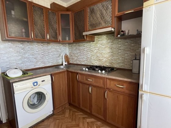 Продаю 2 чешку Кульбакино  мебель , техника Николаев