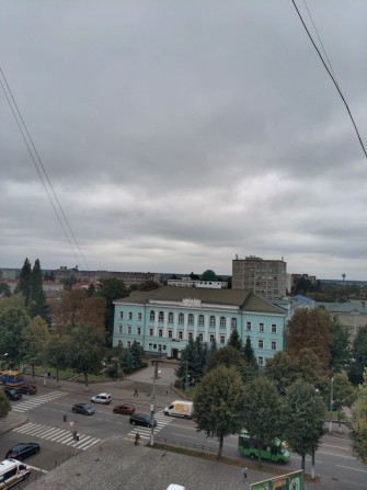 Продається 4х кімнатна квартира в цегляному будинку - фото 1