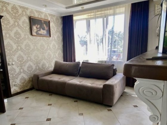 Варшавська 2 кімнатна квартира особнячного типу .Малоголосківська Львів