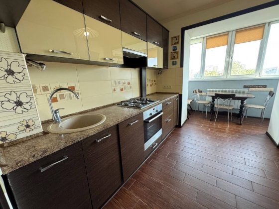 Продам 2 комнатную квартиру на Каверина, Профессора Герасюты 1 Рабочая Дніпро