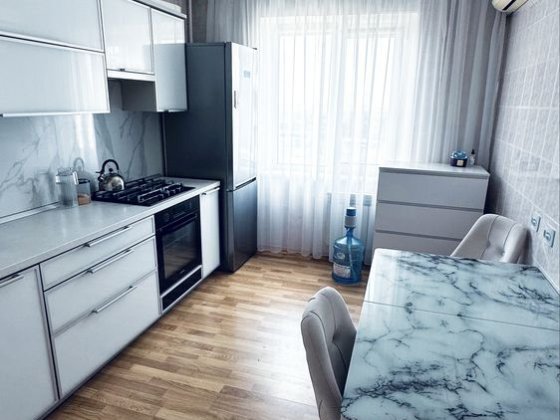 Продам трехкомнатную квартиру в Запорожье от хозяйки Запорожье