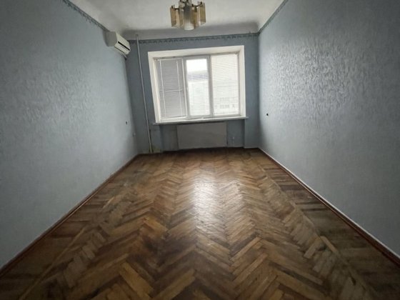 Продам 2 кім. квартиру. Пл. Б. Хмельницького Кропивницкий