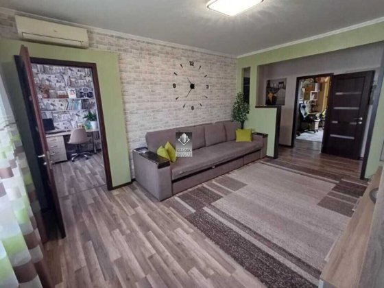 Затишна 4-кімнатна квартира, площею 87.6 м² в безпечному районі Запорожье