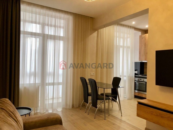 Продам 3х комнатную квртиру в Центре - фото 1