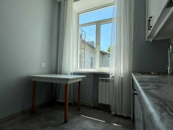 ПРОДАЄТЬСЯ 4-х кімнатна квартира у центральній частині міста. Кропивницкий