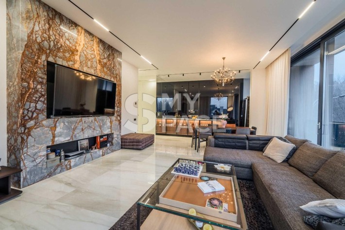 з новим ремонтом,терасою та видом Ботсад. Клубний будинок - фото 1