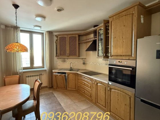 Продається 2 кімнатна квартира вул. Кубанської України 31а, Лісова Киев