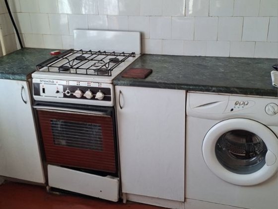 Продаж квартири . Метро Лісова, Чернігівська, Мілютенка,7 Київ