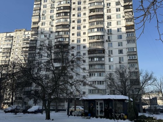 Однакомнатная срочно продам Киев