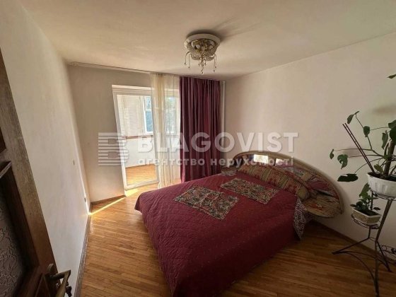 Продаж 3К квартира ст.м. Позняки Киев