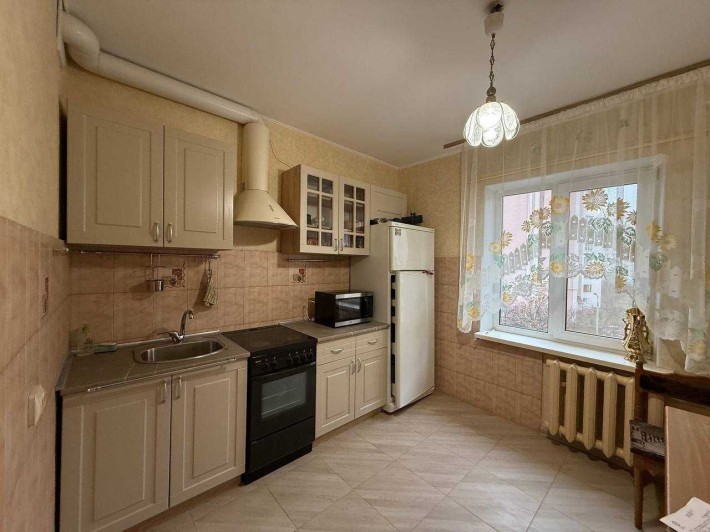 Терміновий продаж Вишняківська 7б, Дарницький рн, Позняки/Осокорки - фото 1