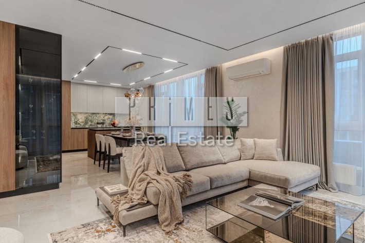 Продажа видовая квартира 3к 122м2 ЖК Французский квартал, Маккейна, 3А - фото 1