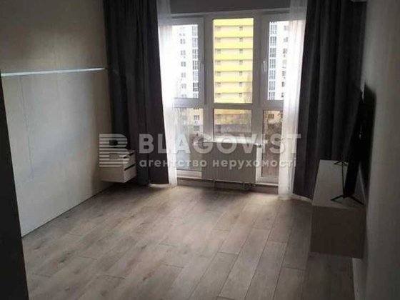 Продаж 3-кім на Калнишевського 14,біля Міністерського озера Киев