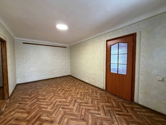 Двокімнатна квартира біля метро Святошин. Без комісіі Киев