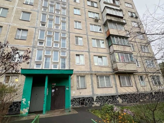 Продаж 4 кімнатної квартири, вул. Мілютенка 44 Киев