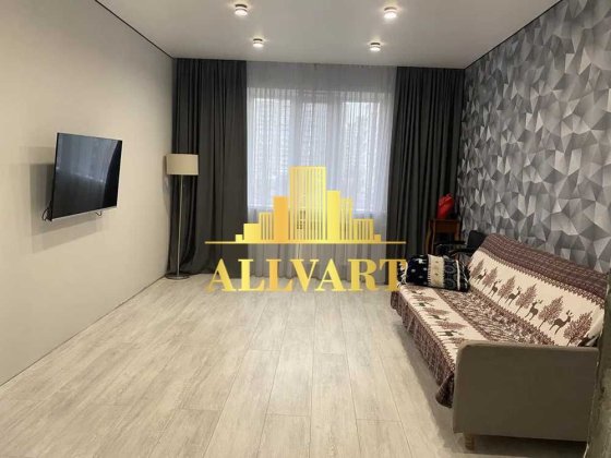 Продаж 3-кімн. квартири з євроремонтом, Троєщина, по вул. Каштанова Киев