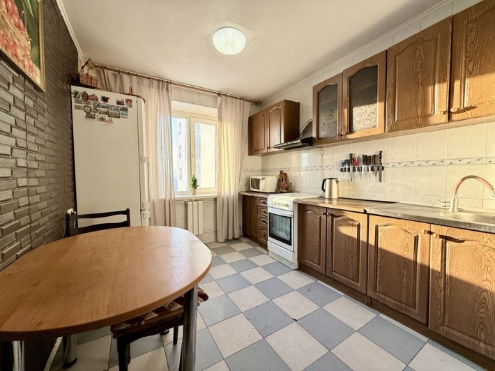 Продється 3-х кімнатна квартира метро Дарниця  Без комісіі - фото 1