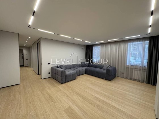 Горлівська 220 2х кім. квартира з новим ремонтом м.Вирлиця Позняки Киев