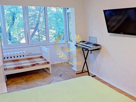 Продається 2-кімнатна квартира в Деснянському районі, Лісовий масив Киев