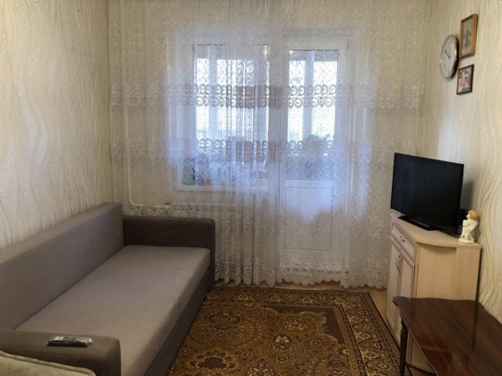 Затишна 1-к квартира на 3 поверсі! газ! Милославська 23-А Київ