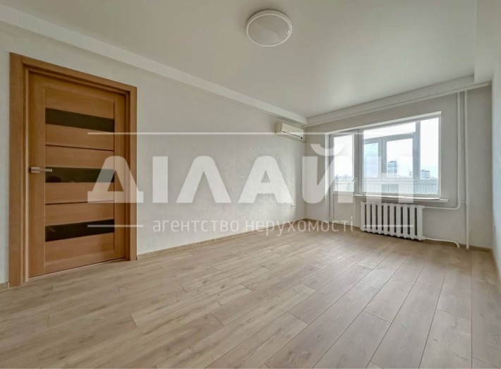 Краща локація! 3кімн. квартира з ремонтом у центрі міста! - фото 1