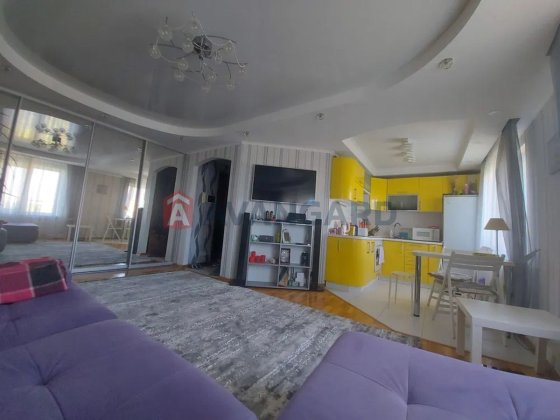 Продається 3-кімнатна квартира з панорамними балконами Запорожье