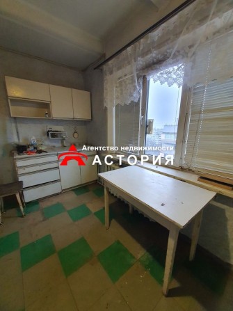 Простора 1-кімнатна по вул. Вороніна - під ремонт! - фото 1