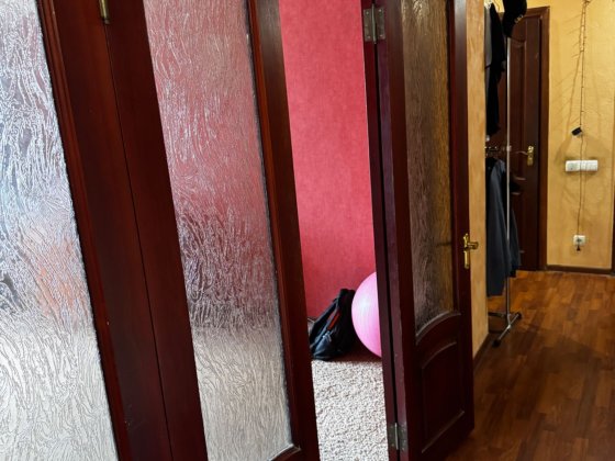 3-х кімнатна кв. на четвертому поверху у центрі Хортицького району Запоріжжя