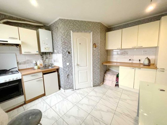 Продаю 3-кімнатний жилкоп .  Центр міста. Виділена адреса. Николаев