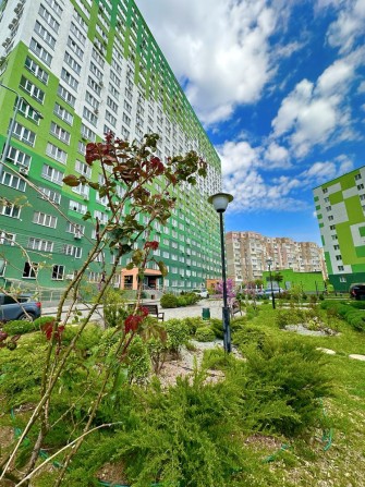 Продам 2х ком 85 м кв квартиру в Новом Сданном Доме - фото 1