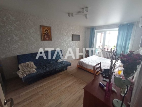 Предлагается 1- комн. на среднем этаже Одесса