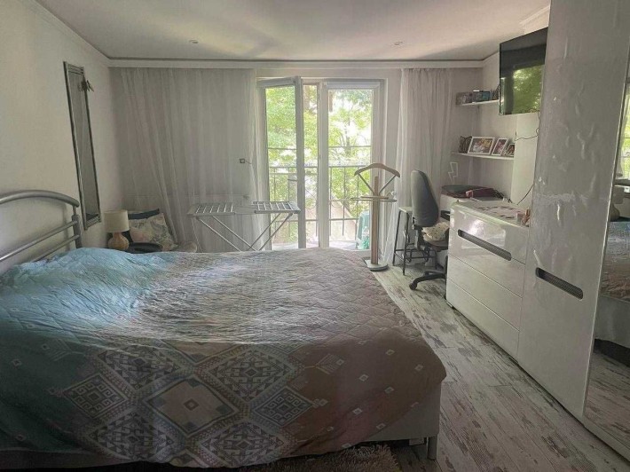 Продаж 2кім квартири з ремонтом в ближньому центрі - фото 1