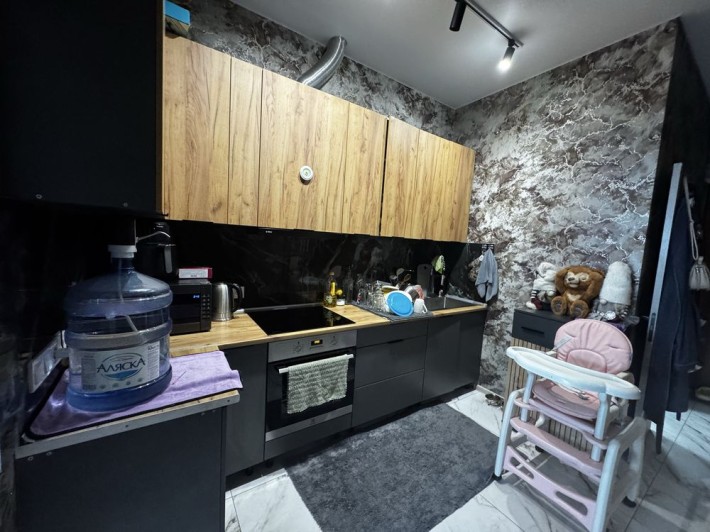 Продам квартиру Золоті стовпи - фото 1