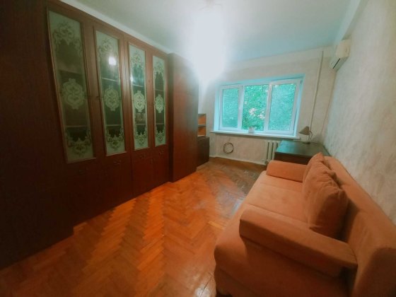 Продам двухкомнатную квартиру на пр. Соборном Запорожье