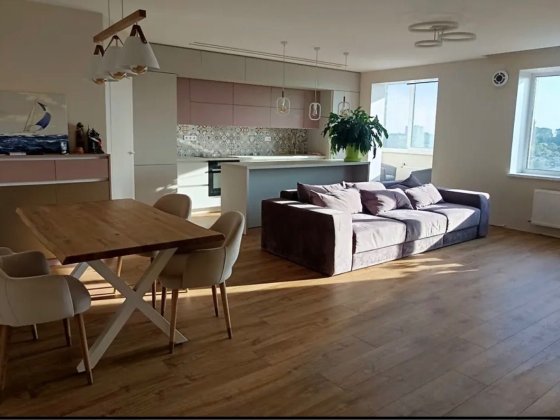 Продаж 4к квартири 137 кв. м, Житомир на вул. Євгена Рихліка 11А