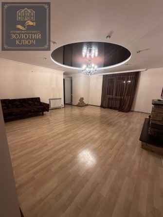 Продаж великогабаритної 3 кімнатної Квартири Ковалівка - фото 1