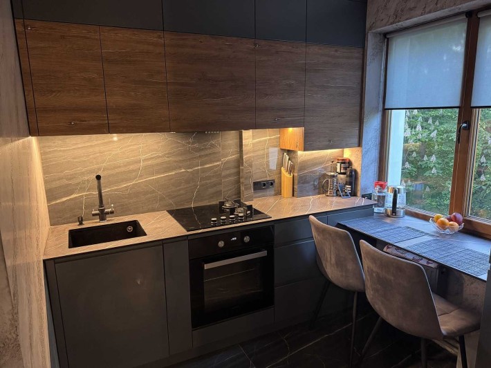 4 кімнатна квартира + гараж - фото 1