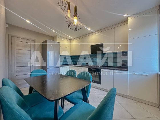 Краща пропозиція! 3кімн.квартира з ремонтом у Центрі міста! Запорожье