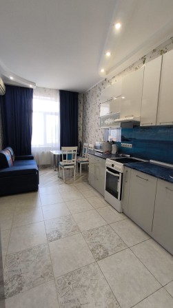 Квартира у парка Победы, с ремонтом и мебелью, в новом ЖК - фото 1