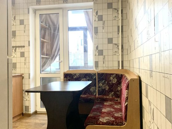 Продається 1 кімн квартира піски 2 поверх південний Запорожье