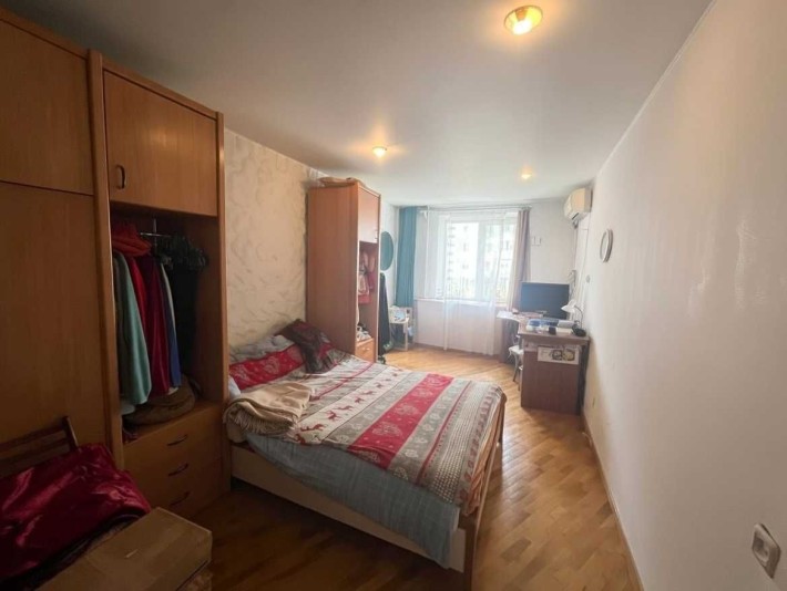 Парк Победы 3 коюмн 92 м\2 Средний этаж - фото 1