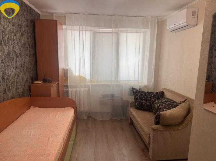 Продається маленька  квартира поруч з парком та Кримським бульваром! - фото 1