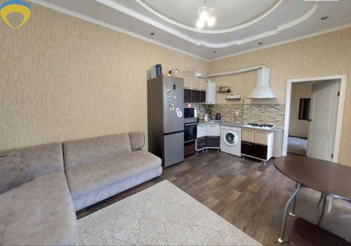 Квартира рядом с центром и морем в новом доме - фото 1