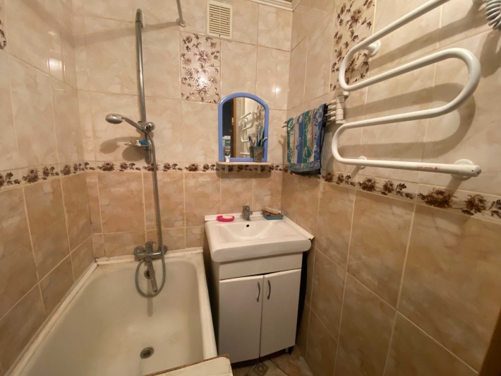 Продається затишна 3к у зручному районі: Дендропарк, вул. Тельнова - фото 1