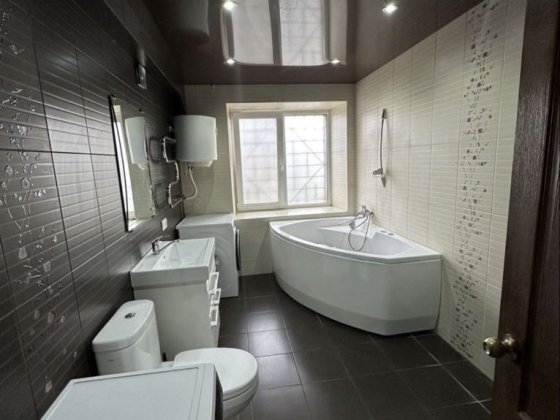 4х к.кв. 101м2. Евро ремонт. 3 балкона.Район Новые Дома.Старт 86000$ Харків