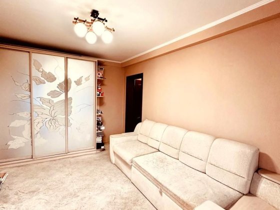 Затишна 2-к квартира 52 м² вул. Раїси Окіпної 9 м. Лівобережна 10 хв Київ