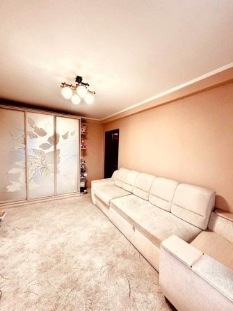 Затишна 2-к квартира 52 м² вул. Раїси Окіпної 9 м. Лівобережна 10 хв - фото 1