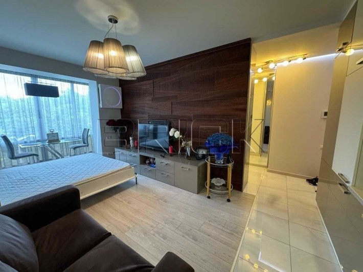 Квартира Лаврська 8 Арсенальна м Дніпро,Києво-Печерська Лавра,центр - фото 1